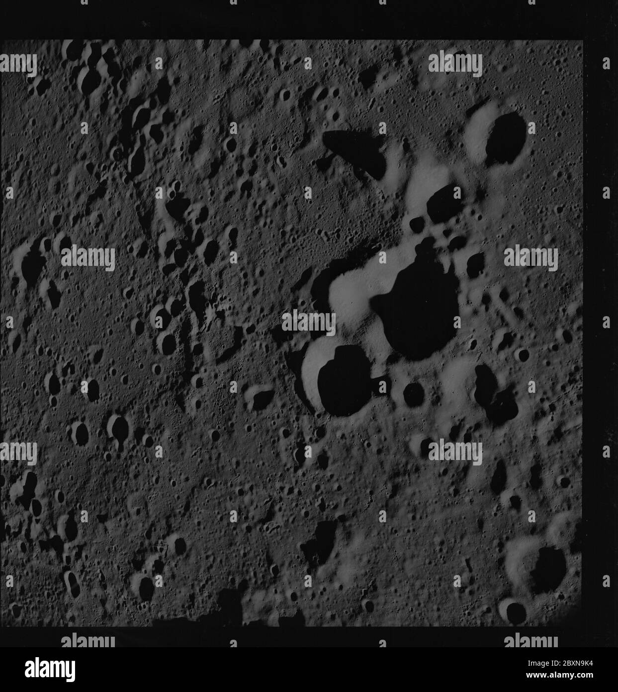 AS08-17-2827 - Apollo 8 - Apollo 8 Mission image, Lune, farside America,  T/O 11; portée et contenu: La base de données originale décrit ceci comme:  Description: Apollo 8,Lune, farside, America,cible d'opportunité (T/O)