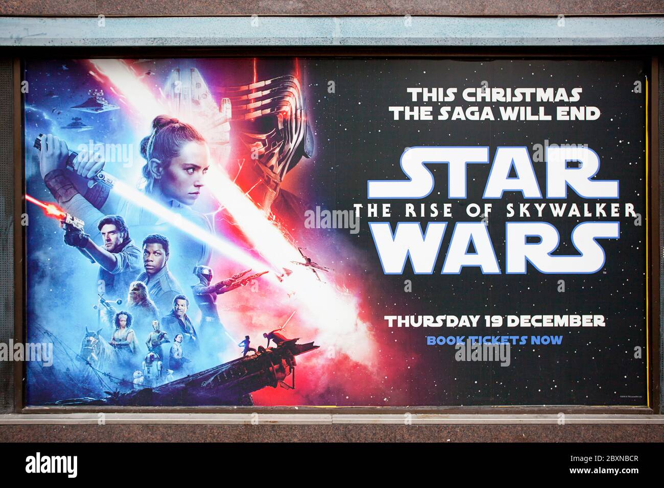 Publicité sur le panneau publicitaire Star Wars en dehors de vue Cinema, Londres Banque D'Images