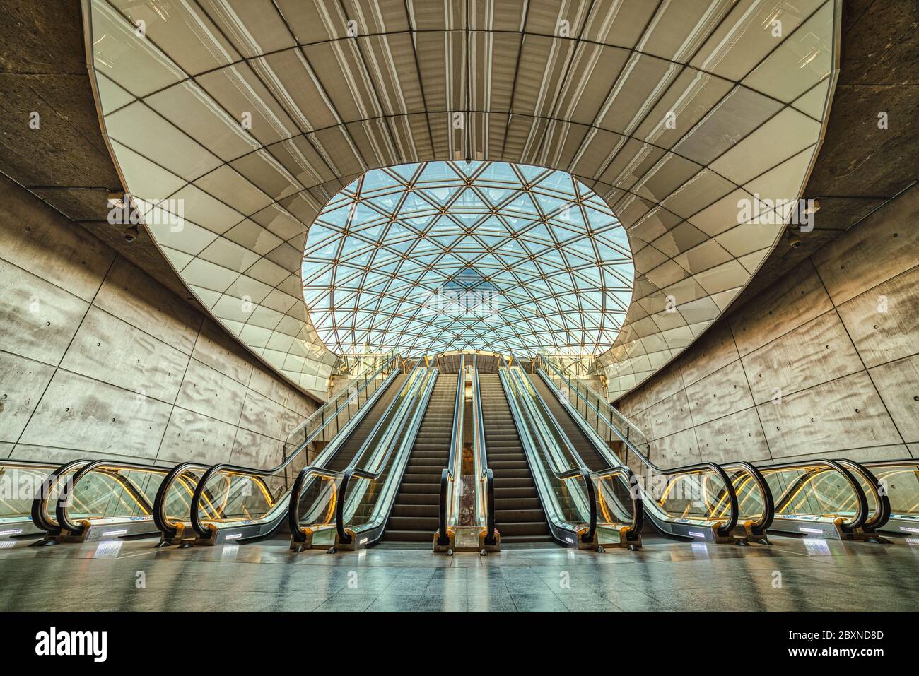 L'entrée de la station Triangeln est vide en raison de l'épidémie de COVID (virus Corona). Aucune personne dans la gare suédoise de Malmo en raison de la pandémie de COVID19 Banque D'Images