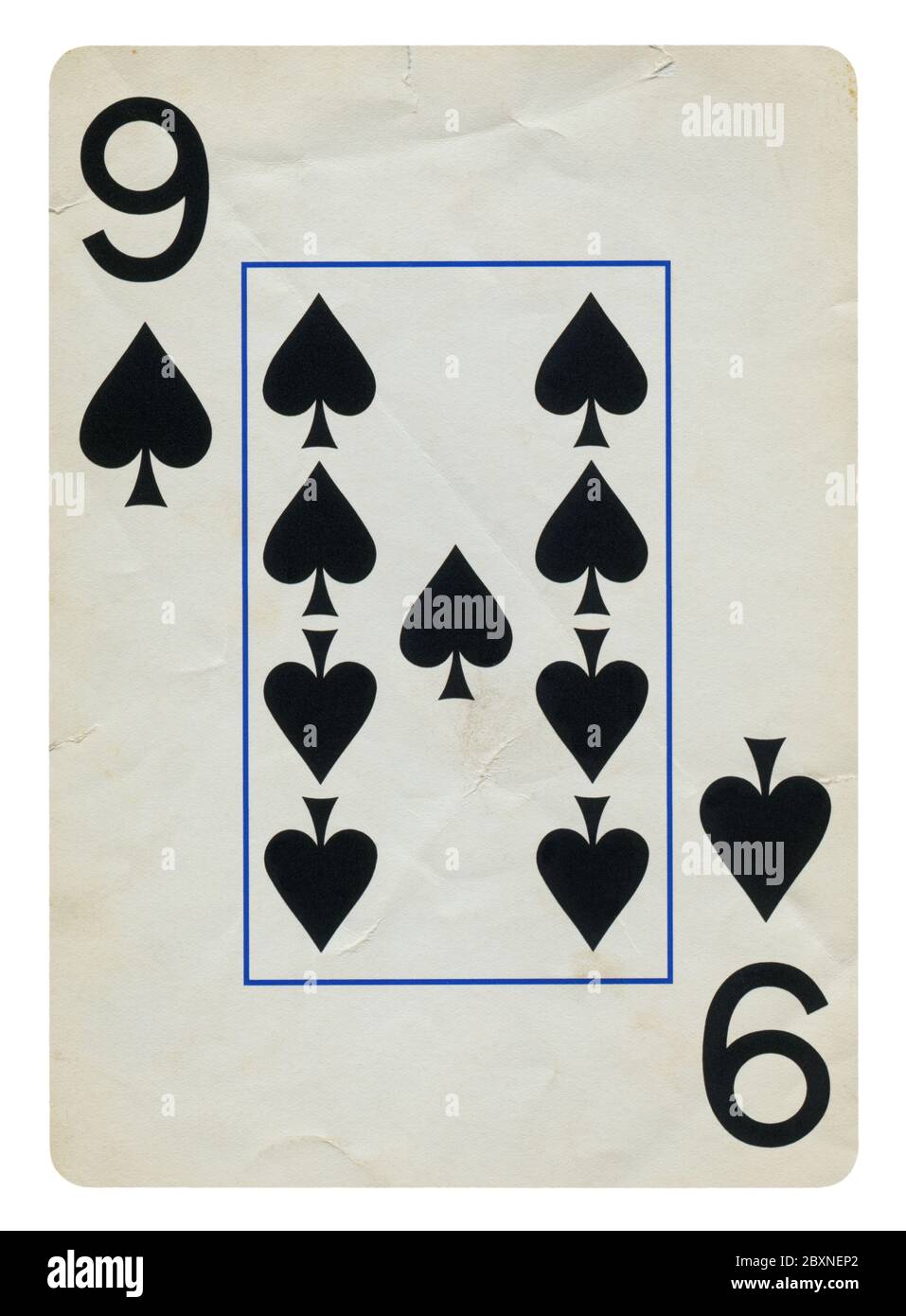 Neuf de pique Vintage playing card - isolated on white (chemin inclus) Banque D'Images