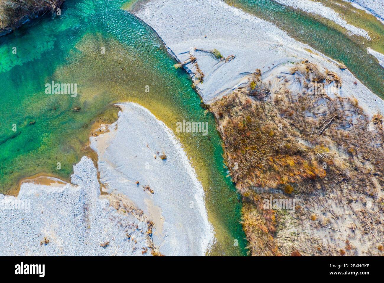 Vue aérienne d'une rivière et de sédiments. Banque D'Images