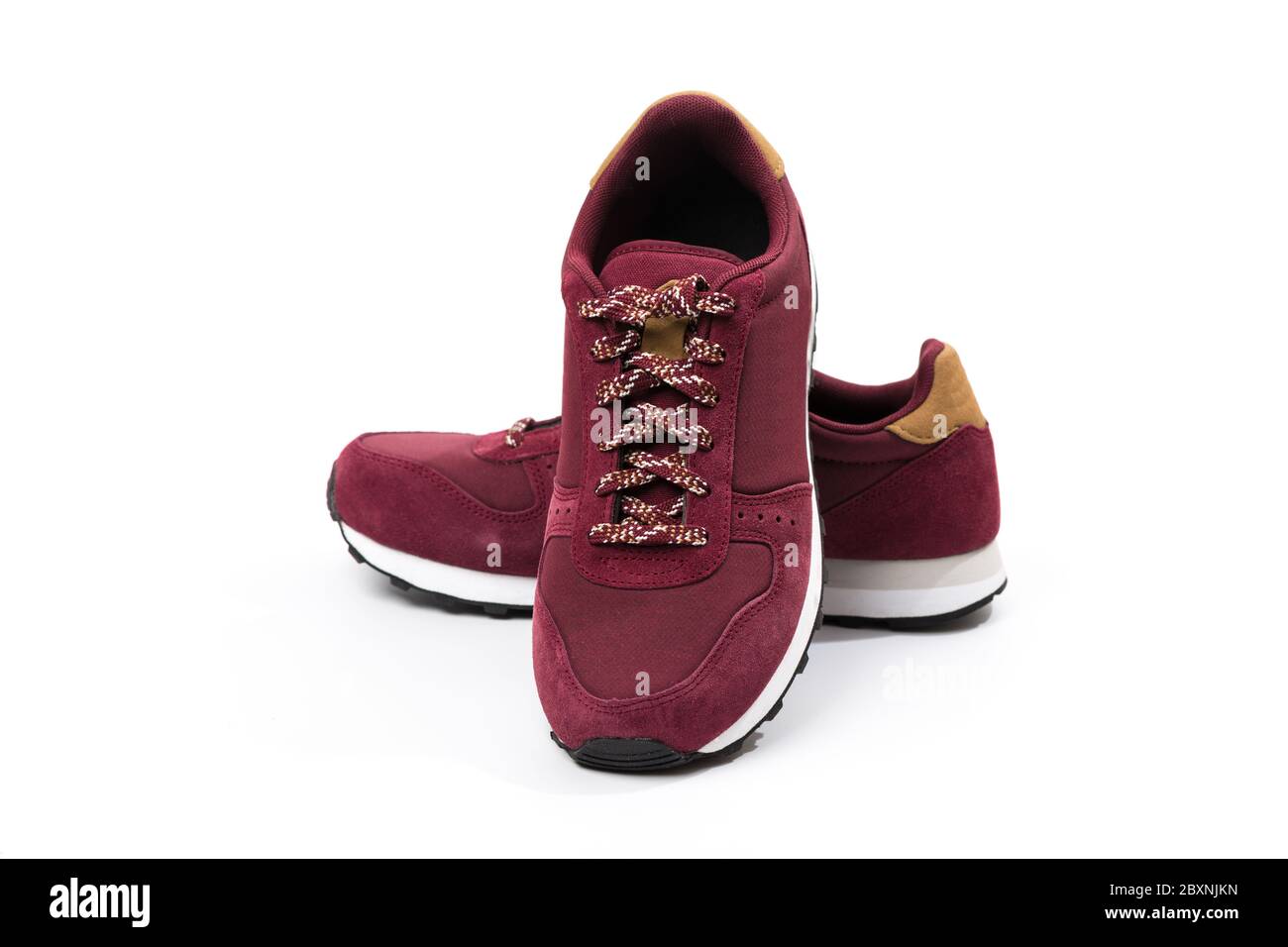 Les chaussures de sport sont des chaussures principalement conçues pour le sport ou d'autres formes d'exercice physique. Les baskets ont évolué pour être utilisées pour le style décontracté Everyda Banque D'Images