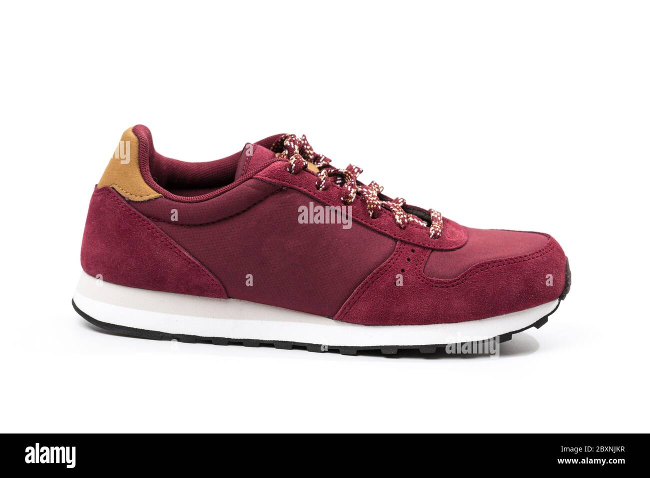 Les chaussures de sport sont des chaussures principalement conçues pour le sport ou d'autres formes d'exercice physique. Les baskets ont évolué pour être utilisées pour le style décontracté Everyda Banque D'Images