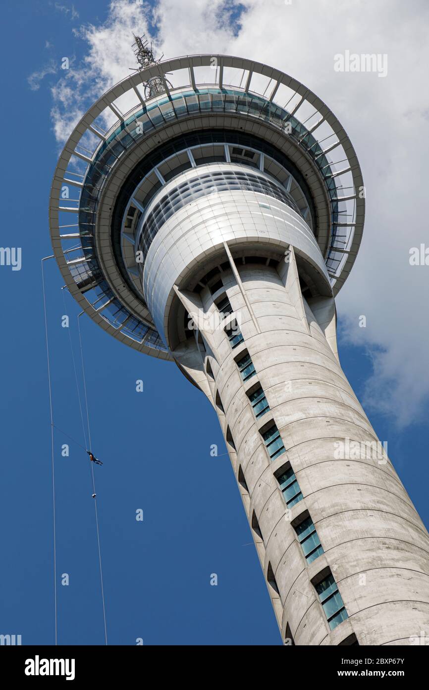Le SkyJump de la Sky Tower, Auckland, Nouvelle-Zélande Banque D'Images