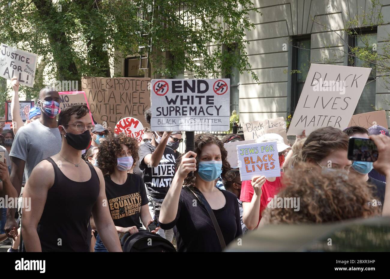 Harlem, New York, États-Unis. 07 juin 2020. Les manifestants des familles Harlem Black Lives ont leur importance à Harlem, New York. Banque D'Images