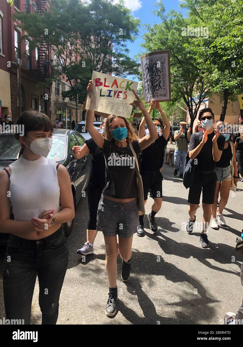 Harlem, New York, États-Unis. 07 juin 2020. Les manifestants des familles Harlem Black Lives ont leur importance à Harlem, New York. Banque D'Images