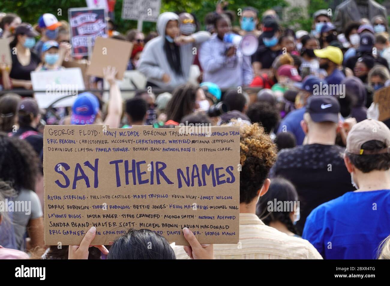 Harlem, New York, États-Unis. 07 juin 2020. Les manifestants des familles Harlem Black Lives ont leur importance à Harlem, New York. Banque D'Images