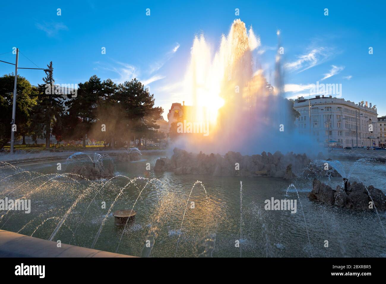 Vienne. Fontaine de Hochstrahlbrunnen et vue sur la rue à Vienne , capitale de l'Autriche Banque D'Images
