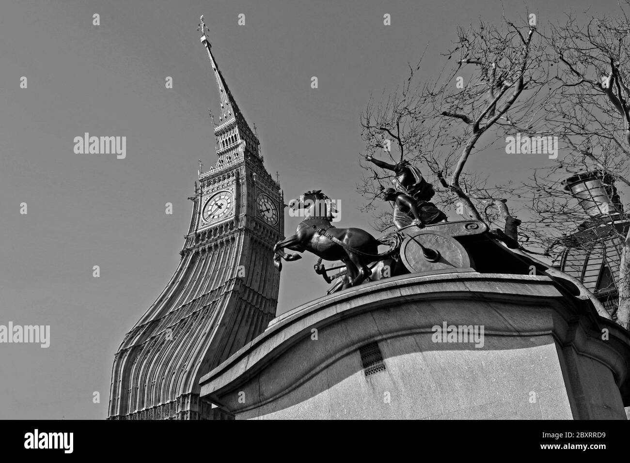 Le Big Ben de renommée mondiale au Parlement ou au Palais de Westminster à Londres, en Angleterre. Surplombant la Tamise, la tour Elizabeth Banque D'Images