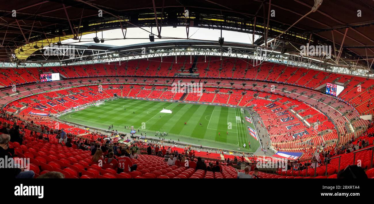 Le club de football de Charlton Athletic and Sunderland Association joue au stade Wembley dans le match de la première ligue 2019. Charlton a gagné le match après un Banque D'Images