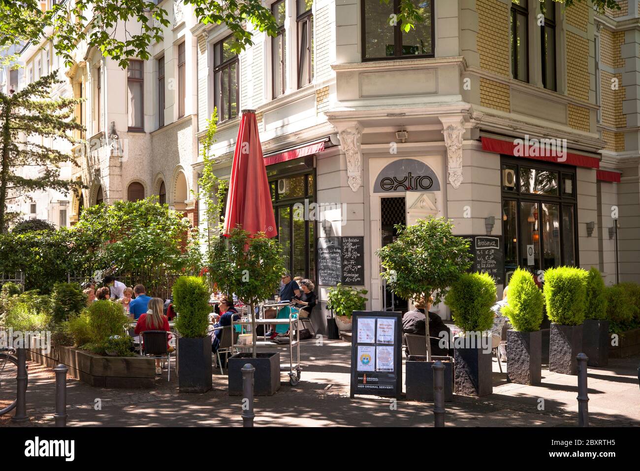 Café Extro sur la rue Schumann / rue Lessing dans le quartier Suedstadt, Bonn, Rhénanie-du-Nord-Westphalie, Allemagne. Café Extro dans la Schumannstrasse / Banque D'Images