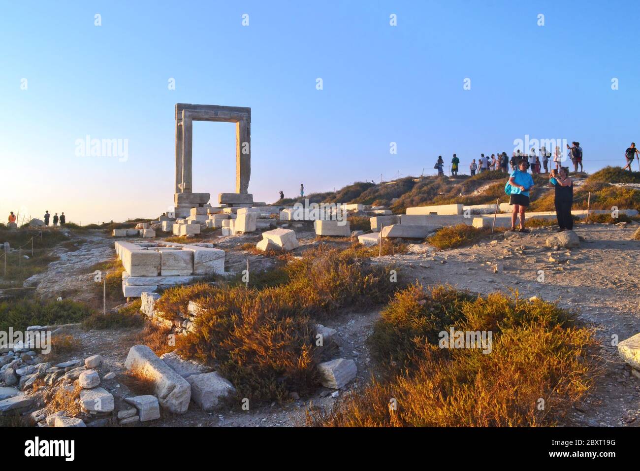 L'ancienne Portara ou la Grande porte de l'île de Naxos Grèce - Temple d'Apollon Banque D'Images