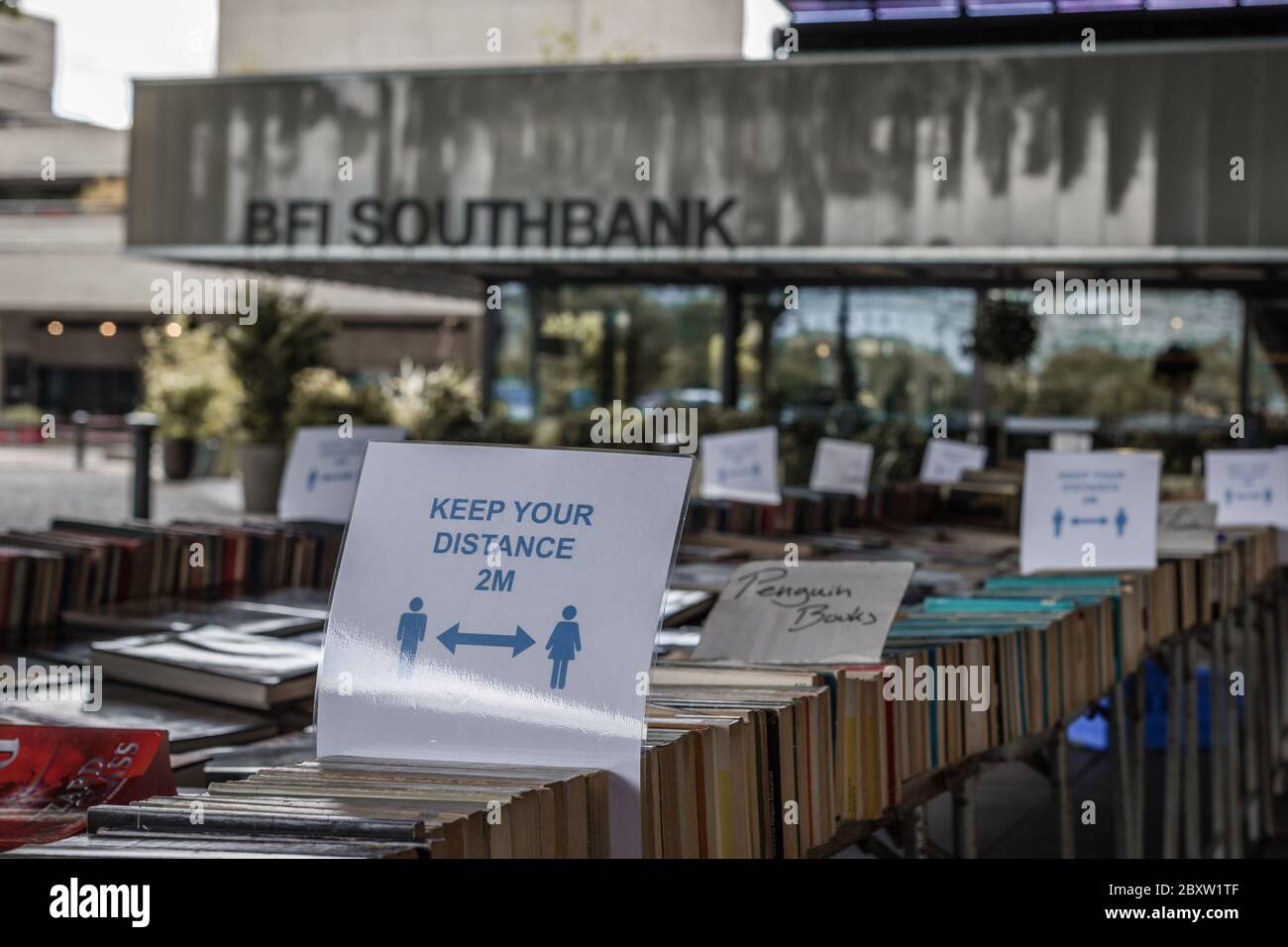 Alors que Londres s'ouvre de nouveau, Southbank Center Book Market est provisoirement ouvert. Banque D'Images