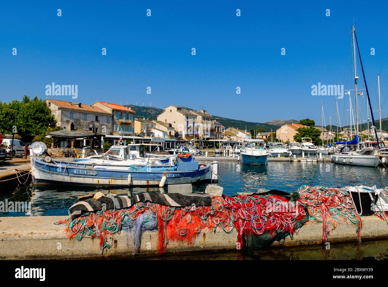 Le port pittoresque de Maccinagio sur le cap corse en Corse du Nord Banque D'Images