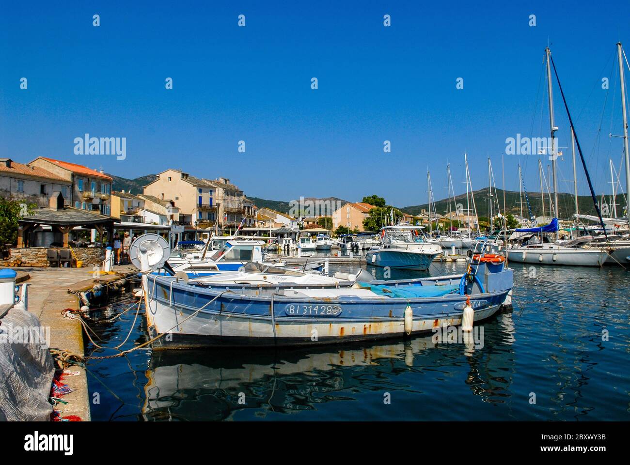 Le port pittoresque de Maccinagio sur le cap corse en Corse du Nord Banque D'Images