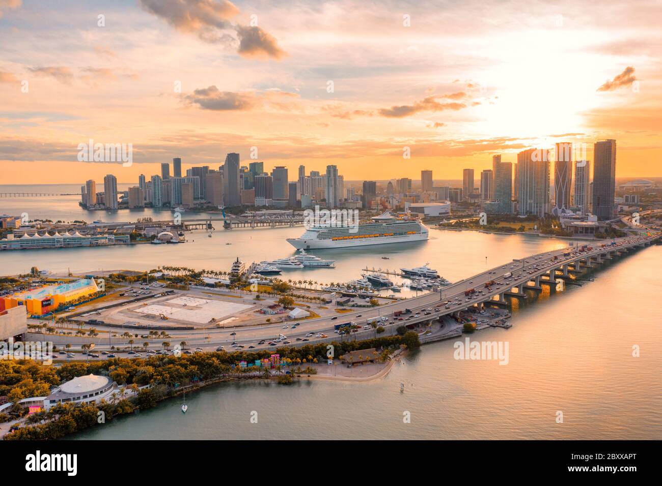Centre-ville de Miami - coucher de soleil Banque D'Images