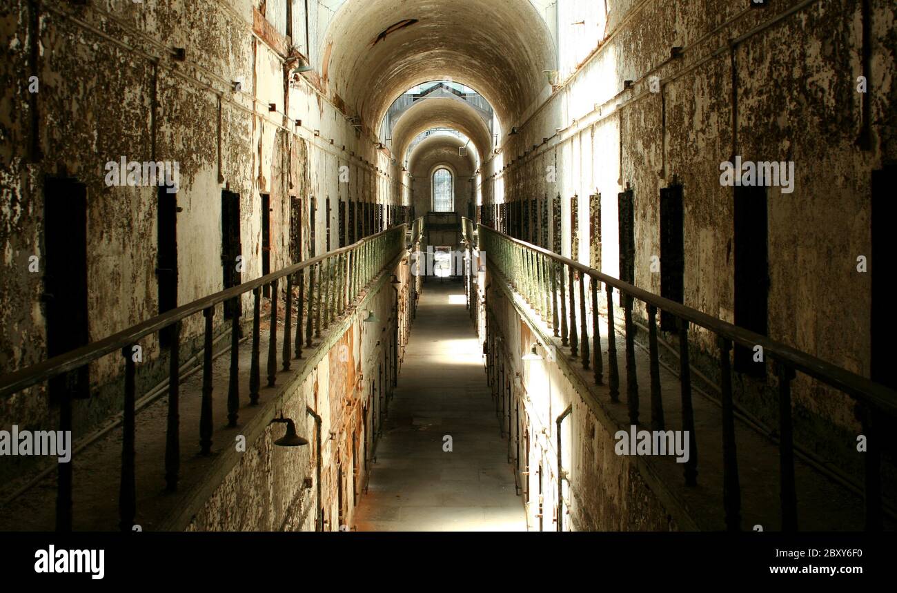 Une ancienne prison historique bloc cellulaire Banque D'Images