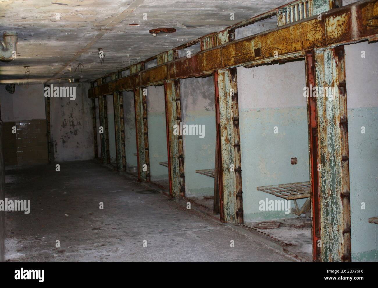 Une ancienne prison historique bloc cellulaire du couloir de la mort Banque D'Images