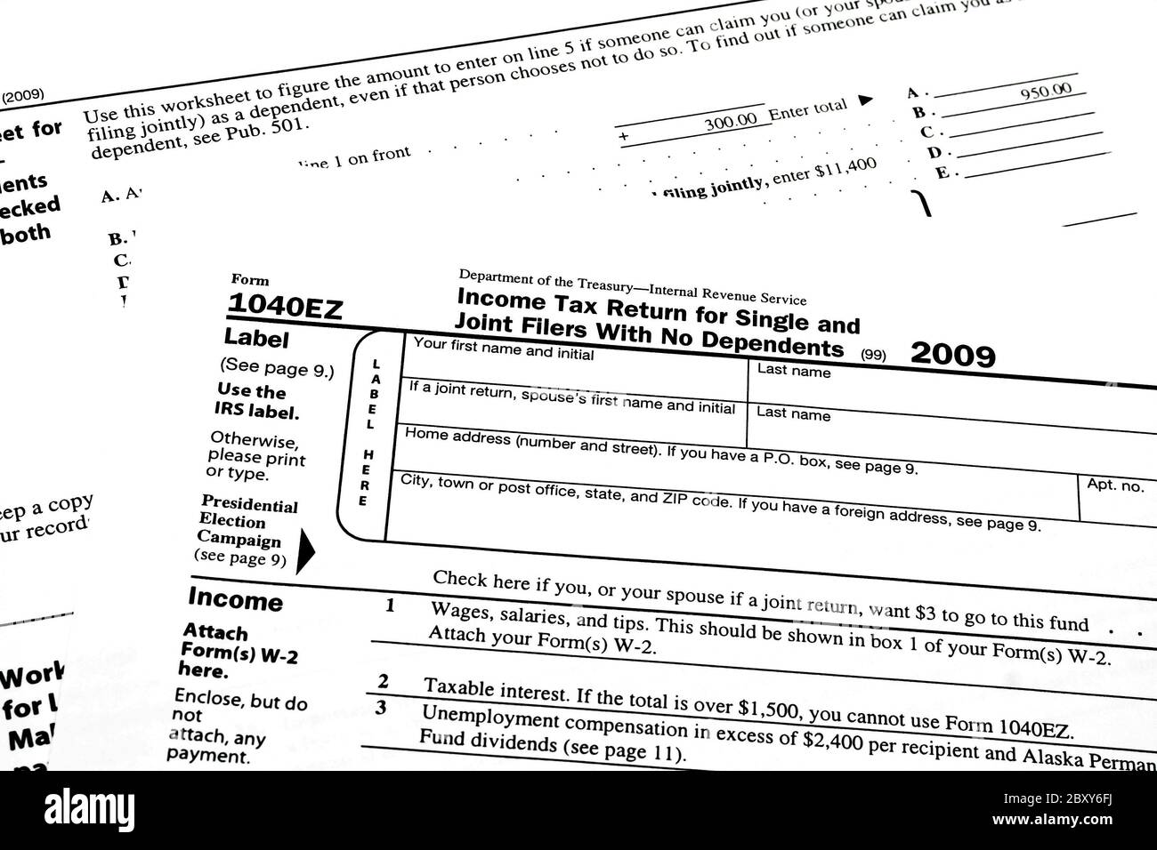 Un formulaire de retour d'impôt 1040EZ Banque D'Images