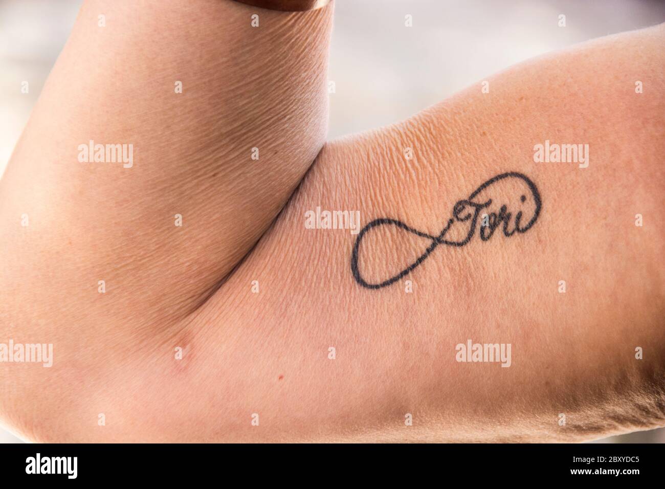Child Tattoo Arm Banque D Image Et Photos Alamy