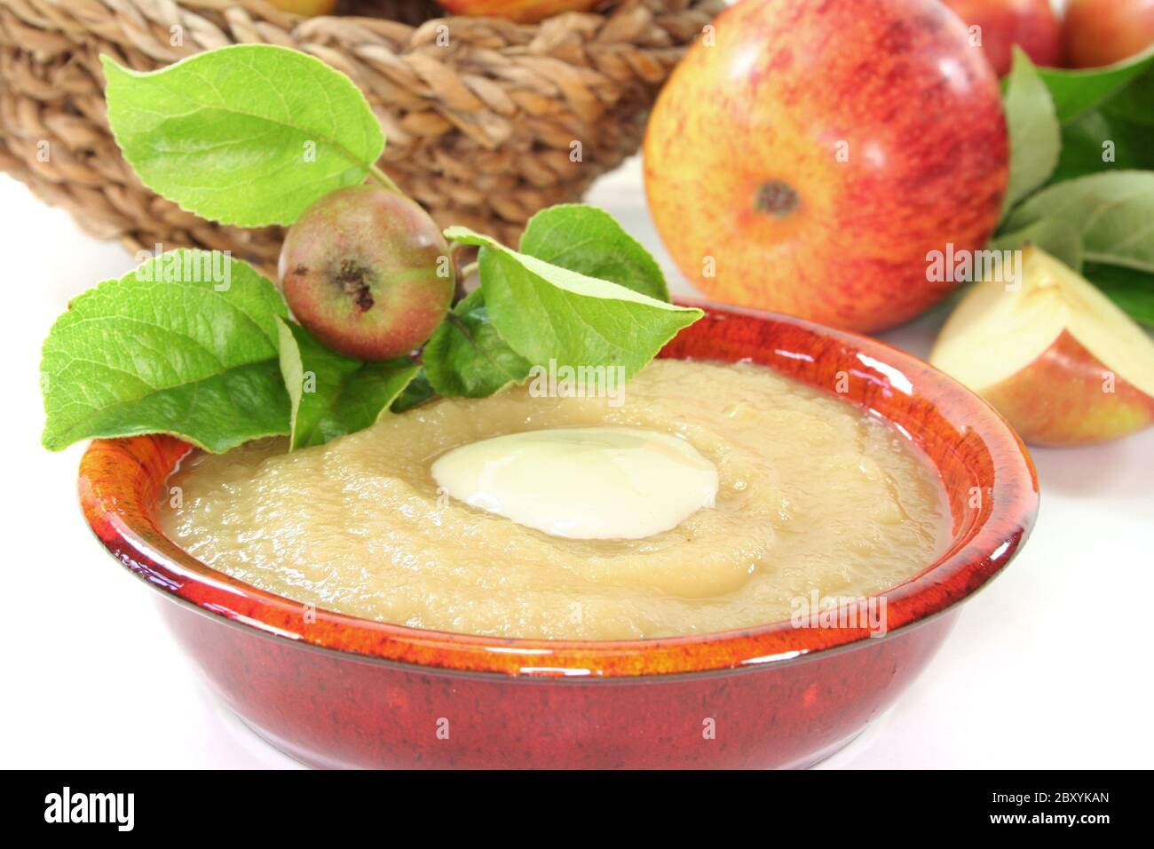 La compote avec de la sauce à la vanille Banque D'Images