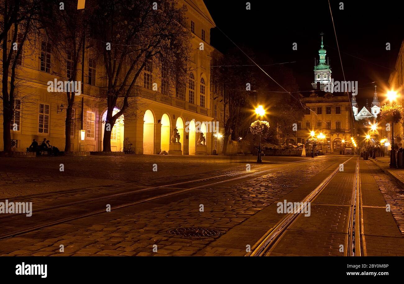 Centre ville de Lviv la nuit Banque D'Images