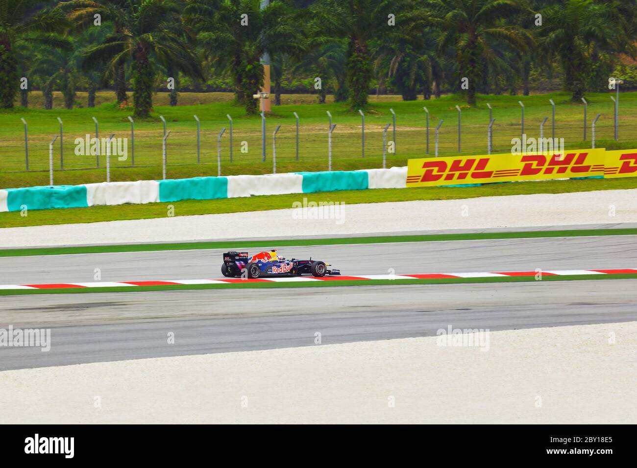 SEPANG, MALAISIE - 8 avril : l'équipe de Sebastian Vettel (Red Bull Racing) à la première pratique sur Formule 1 GP, 8 avril 2011, Sepang, mal Banque D'Images