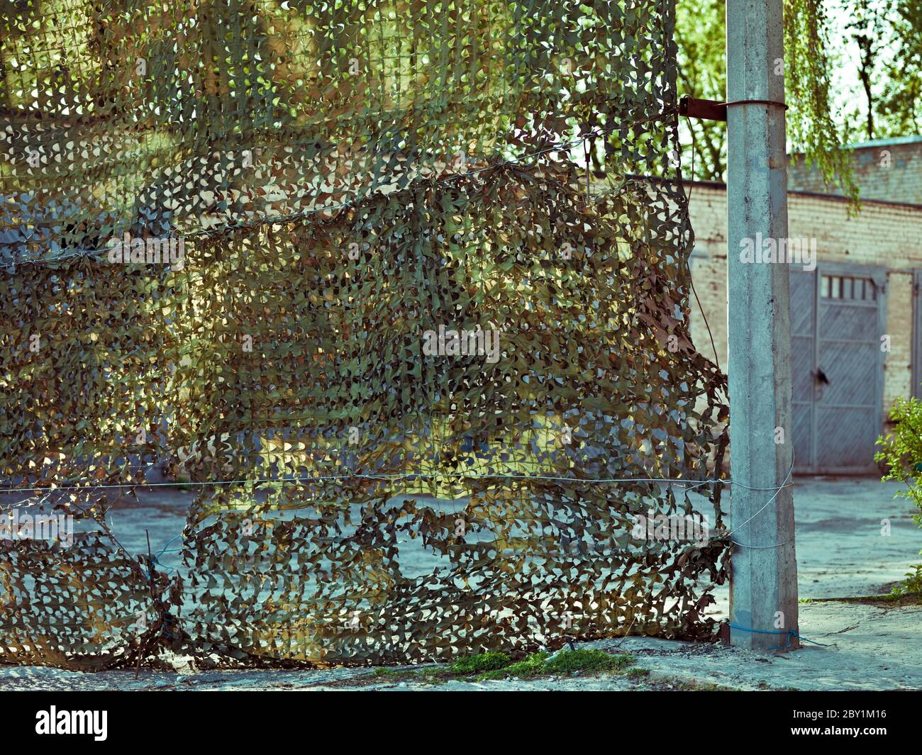 Camouflage de mesh caché des objets militaires russes Banque D'Images