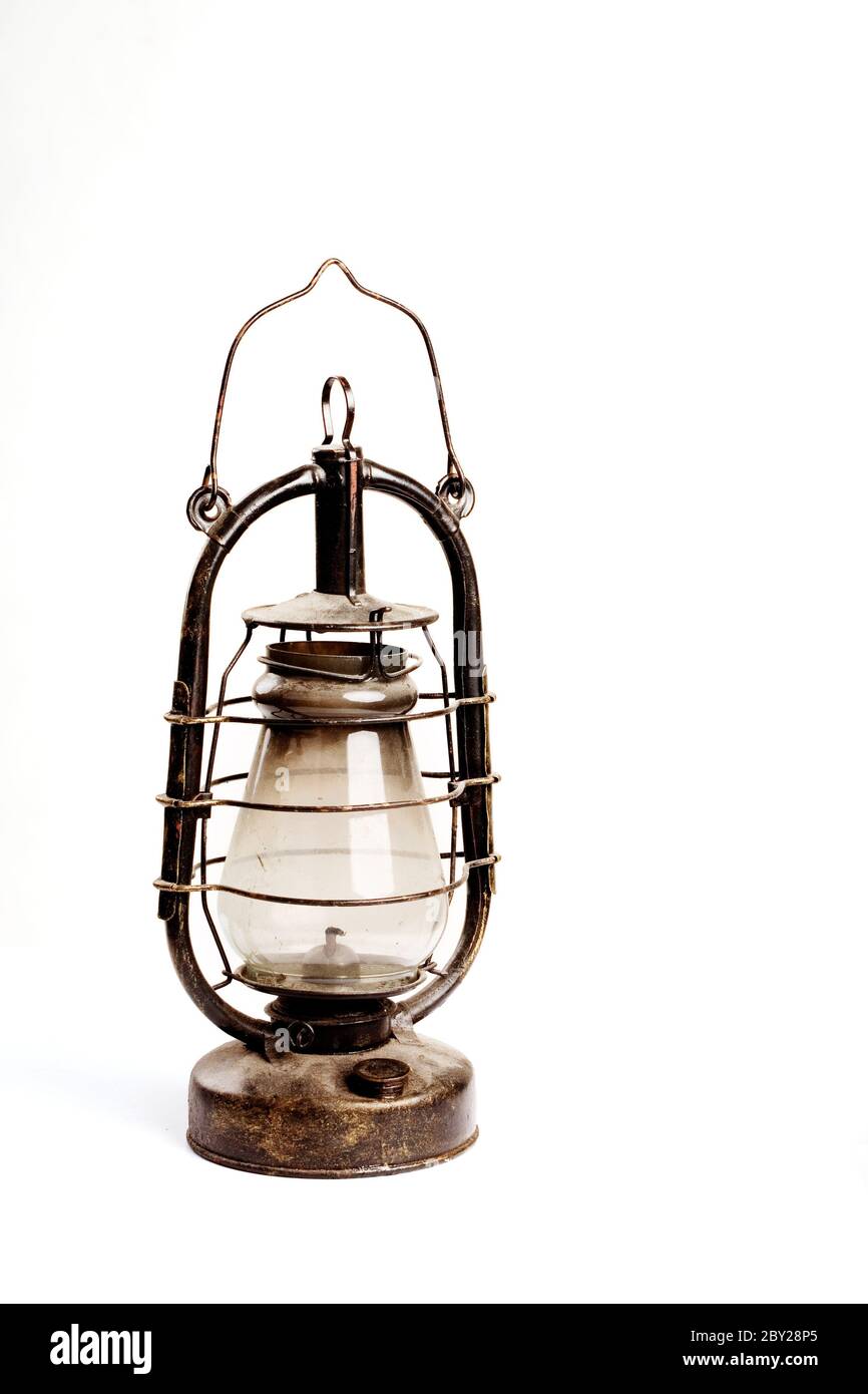 Lampe à huile antique allumée Banque D'Images
