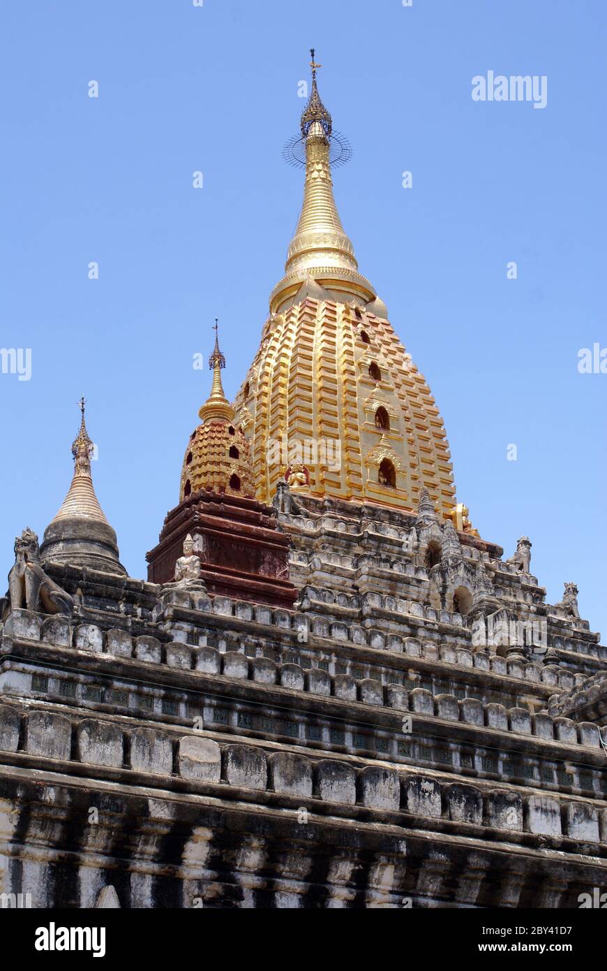 Toit du temple Ananda à Bagan Banque D'Images