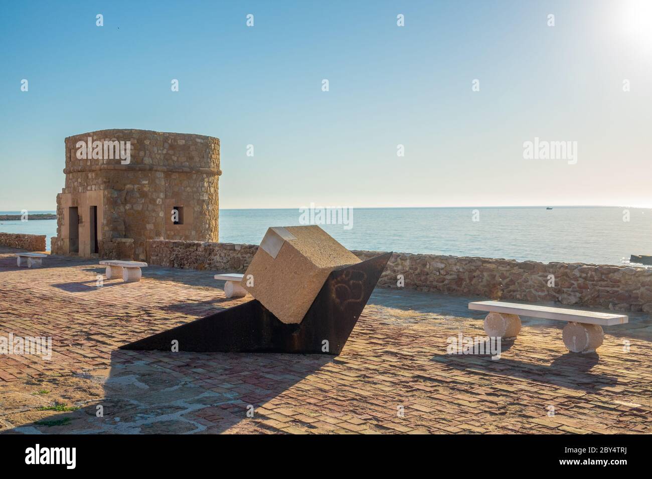 Torre de la Mata est une ancienne tour de guet sur la plage, construite au XIVe siècle. Banque D'Images