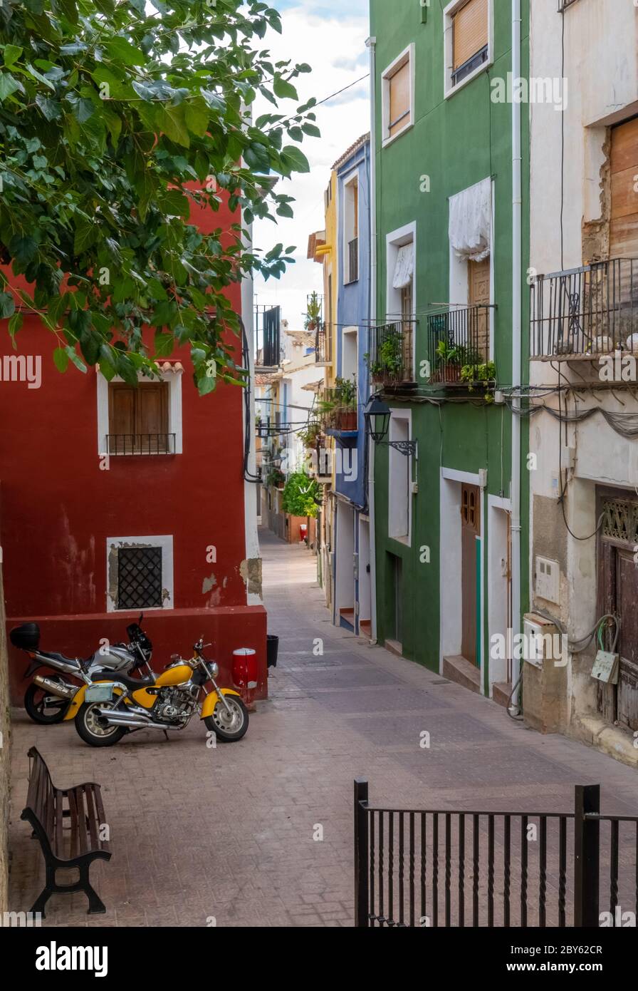 Maisons colorées en bord de mer de Villajoyosa en Espagne. Banque D'Images