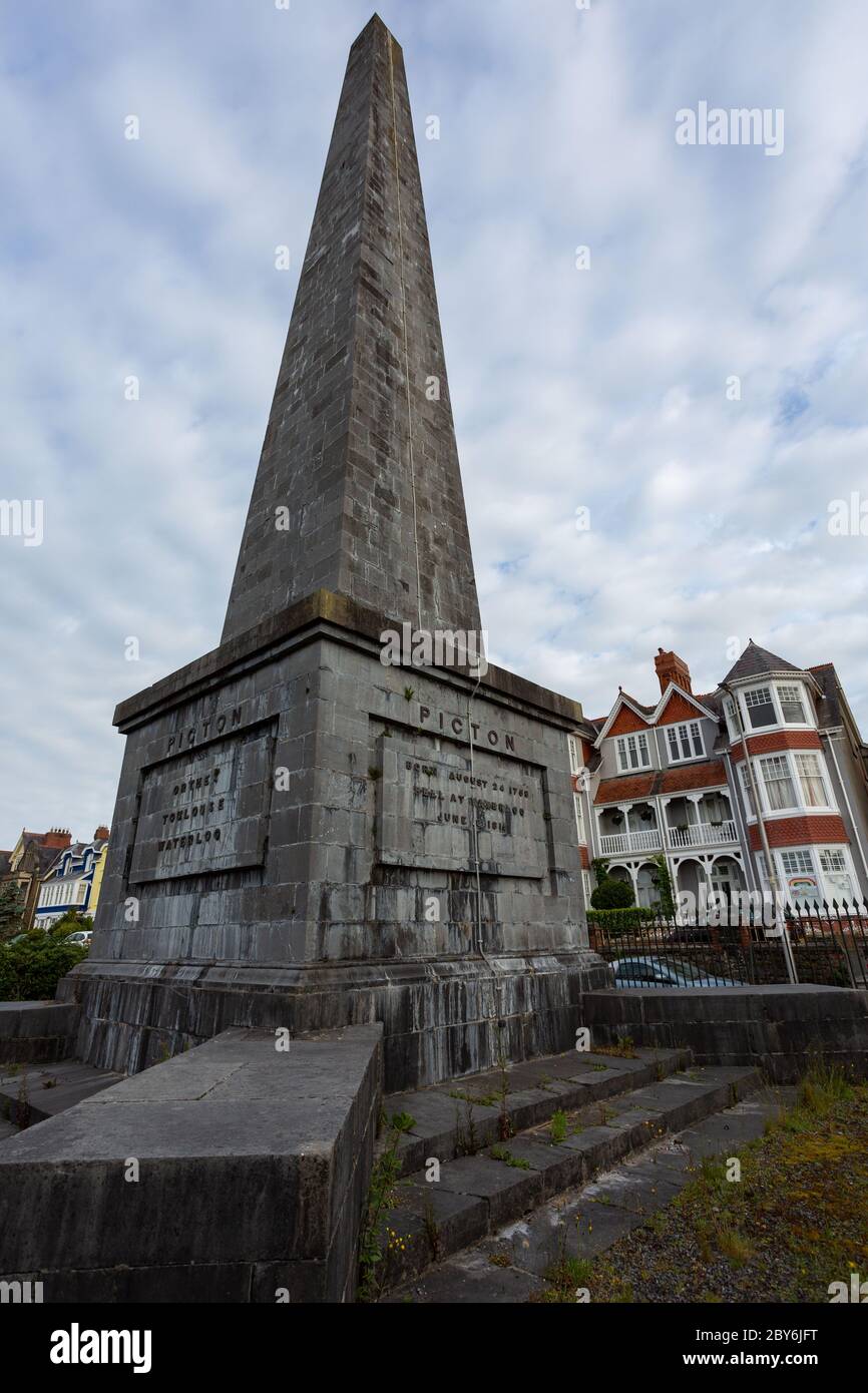 Carmarthen, Royaume-Uni. 9 juin 2020. Monument à Carmarthen au général Thomas Picton qui est mort à la bataille de Waterloo mais qui était le gouverneur brutal de Trinidad et partisan du commerce des esclaves. Le monument a été examiné à la suite de la mort de George Floyd et de l'accent mis sur les statues et les monuments qui célèbrent les personnes associées à la traite des esclaves. Crédit: Gruffydd Ll. Thomas/Alay Live News Banque D'Images