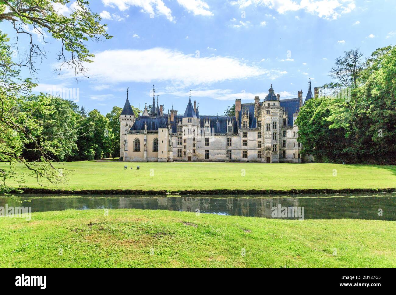 France, cher, Berry, route Jacques coeur, Château de Meillant, Château et parc // France, cher (18), Berry, route Jacques coeur, Meillant, château de Banque D'Images France, cher, Berry, route Jacques coeur, Château de Meillant, Château et parc // France, cher (18), Berry, route Jacques coeur, Meillant, château de Banque D'Images