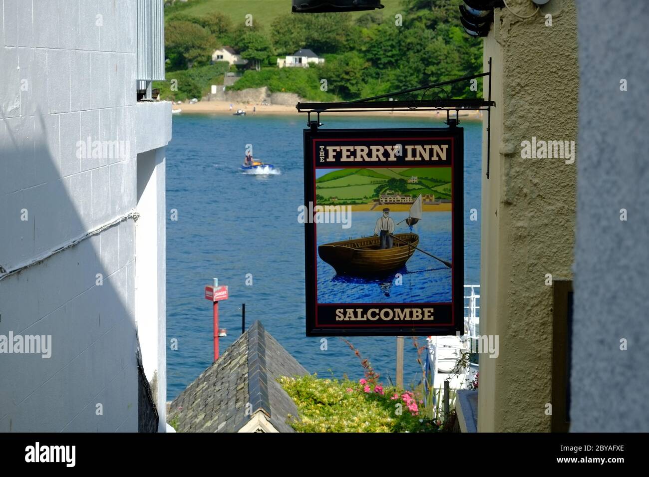 The Ferry Inn, estuaire de la Salcombe, Devon, Angleterre, Royaume-Uni Banque D'Images