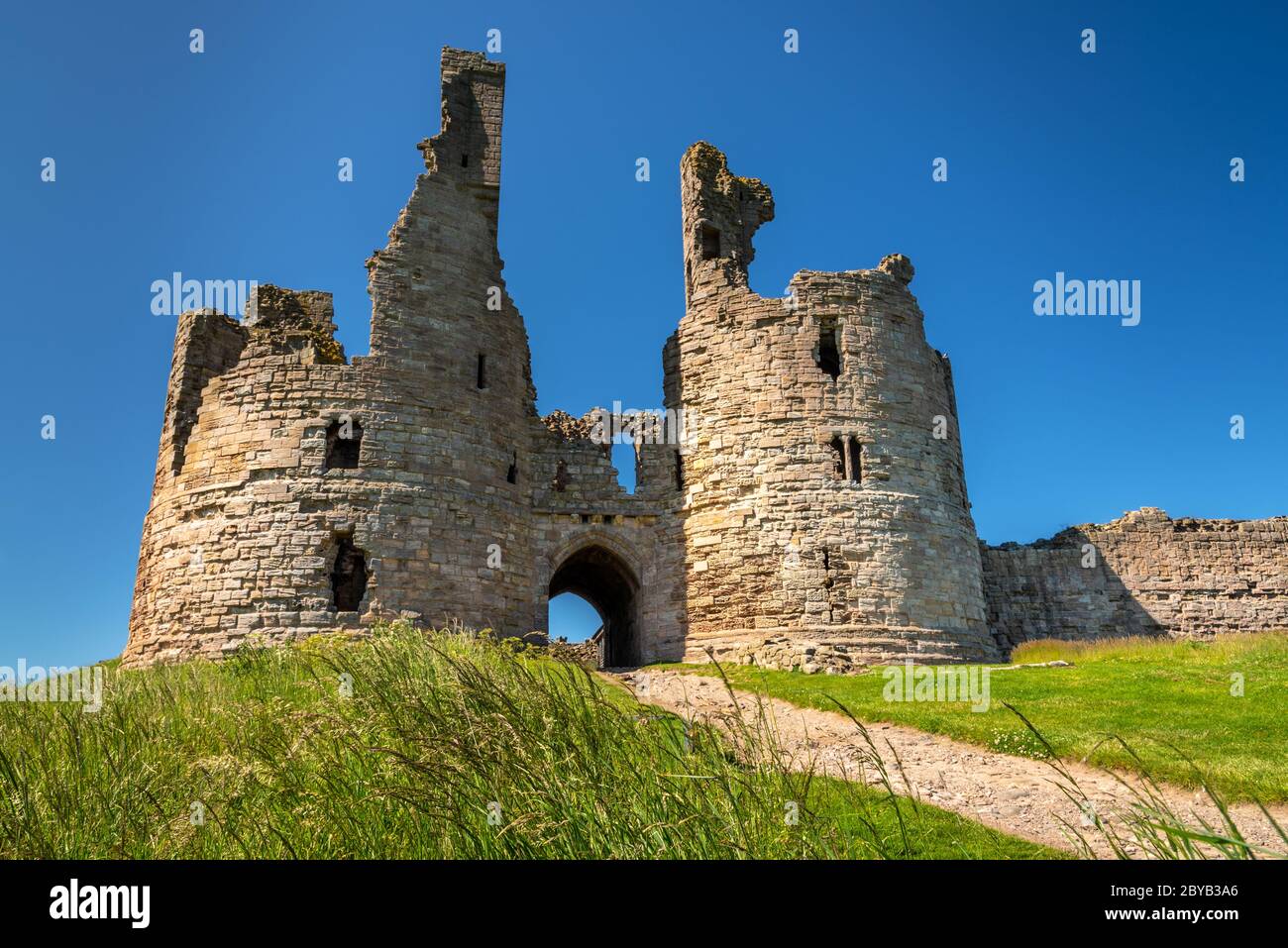 Ruines de la Grande maison de Gatehouse, château de Dunstanburgh, Northumberland Banque D'Images
