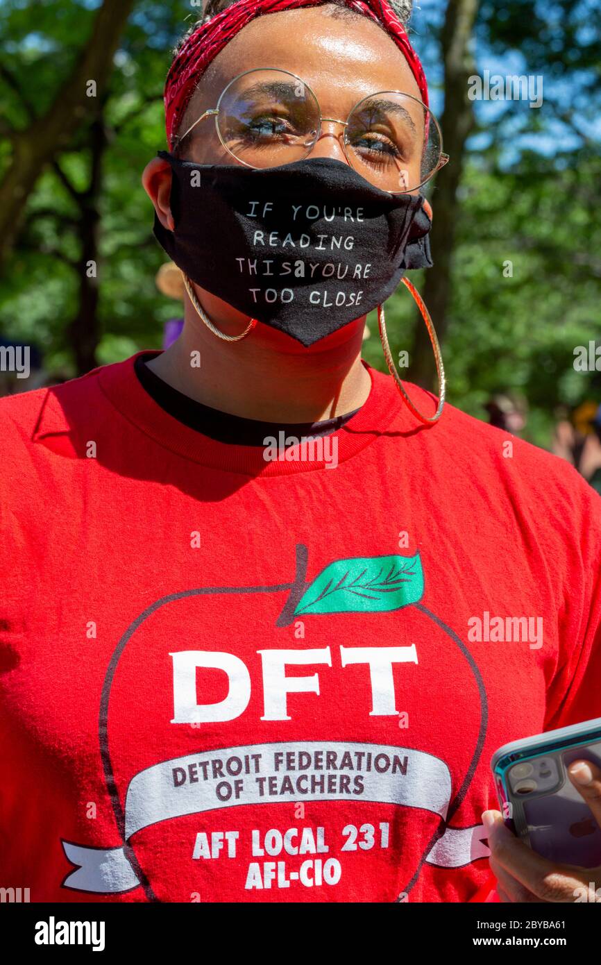 Detroit, Michigan - des enseignants des écoles publiques et des districts de banlieue de Detroit se rassemblent pour protester contre la brutalité policière et le meurtre de George par la police Banque D'Images