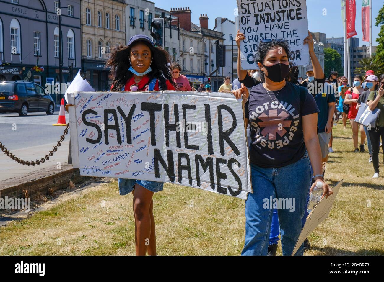 Cardiff, pays de Galles. 31 mai 2020. Une manifestation pacifique de Black Lives Matter a eu lieu à l'extérieur du château de Cardiff. Avec le soutien de la police et les mesures de distance sociale. Banque D'Images