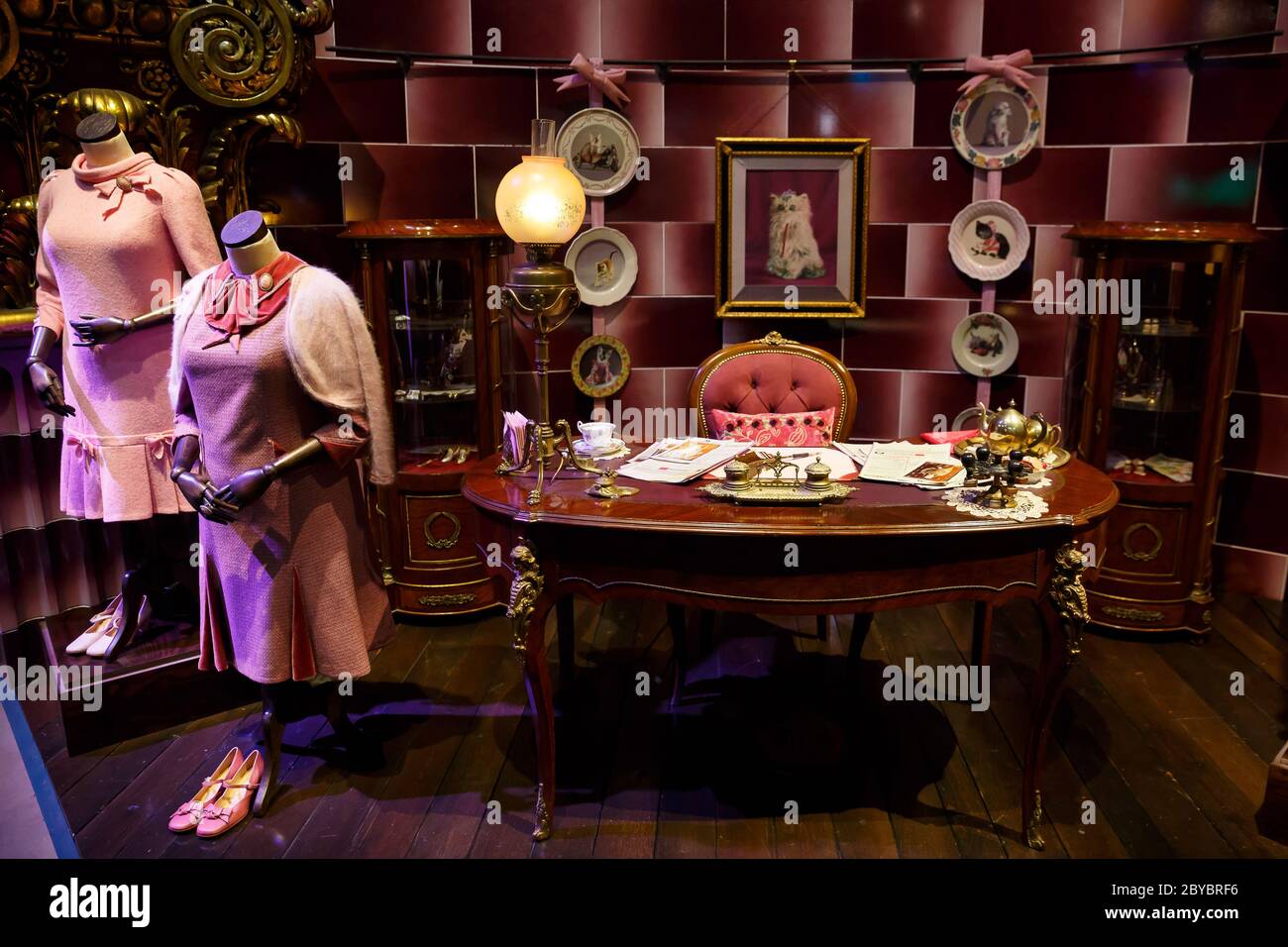 Londres, Royaume-Uni - février 2020 : les accessoires à la réalisation de Harry Potter Studio tour à la Warner Bros. Banque D'Images