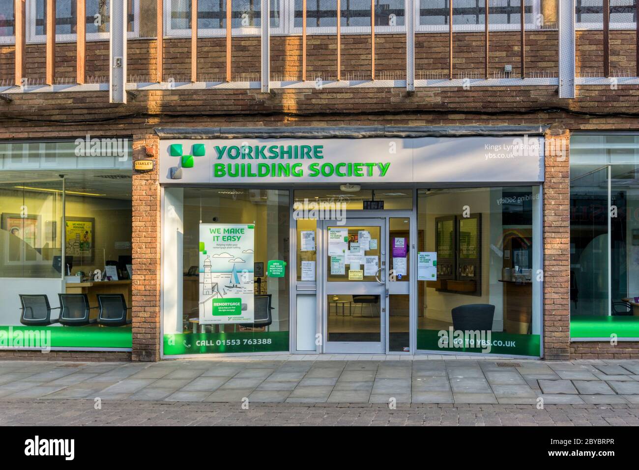 Une succursale de la Yorkshire Building Society dans le centre-ville de King's Lynn. Banque D'Images