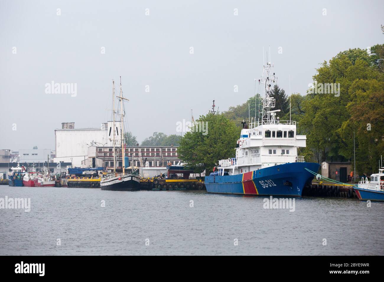 Bateau amarré au port de Kolobrzeg.une des plus anciennes villes de Pologne, Kolobrzeg est situé dans le Parseta dans la partie centrale de la côte Baltique polonaise. C'est le port d'attache de Polferrys (société polonaise de navigation Baltique), l'un des opérateurs de ferry les plus actifs de la région Baltique. Banque D'Images