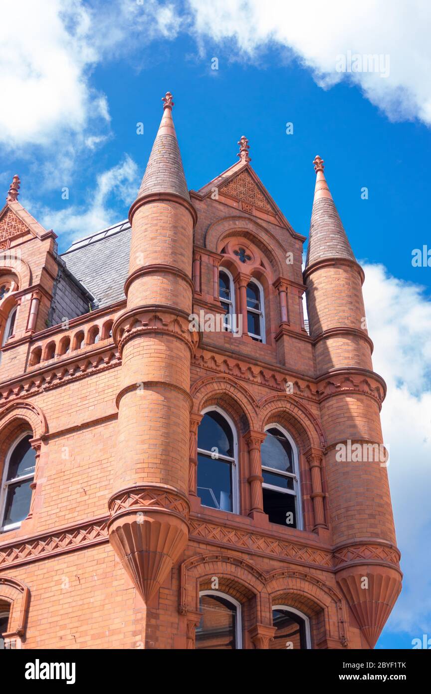 Vieux bâtiments en brique traditionnelle dans le centre-ville de Dublin Banque D'Images