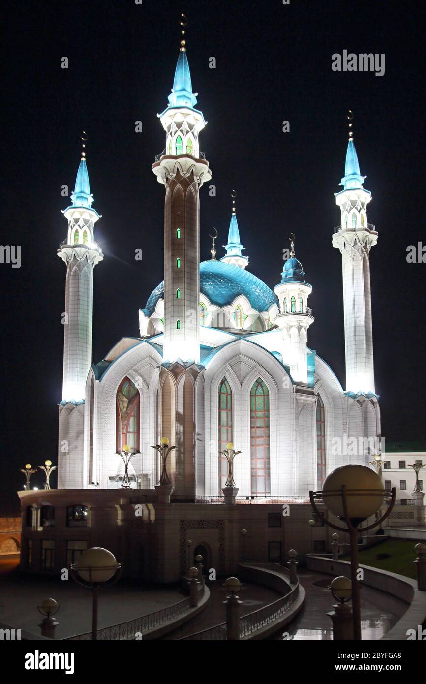 la mosquée de kul sharif la nuit à kazan Banque D'Images
