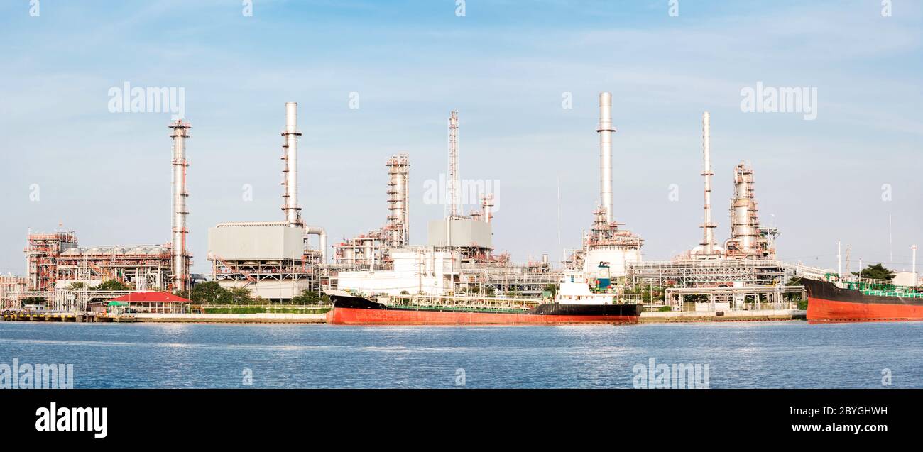 pétrolier de l'usine de la raffinerie panorama Oil Banque D'Images