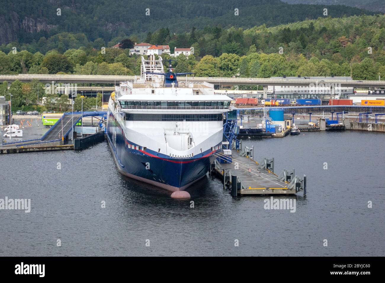 Color Line Ferry UN ferry Roll On Roll Off pour les passagers et les véhicules commerciaux reliant la Norvège au Danemark à Kristiansand en Norvège Banque D'Images