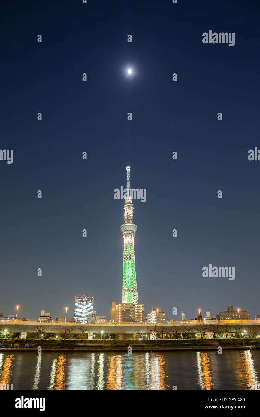 Tokyo skytree illuminée Banque D'Images