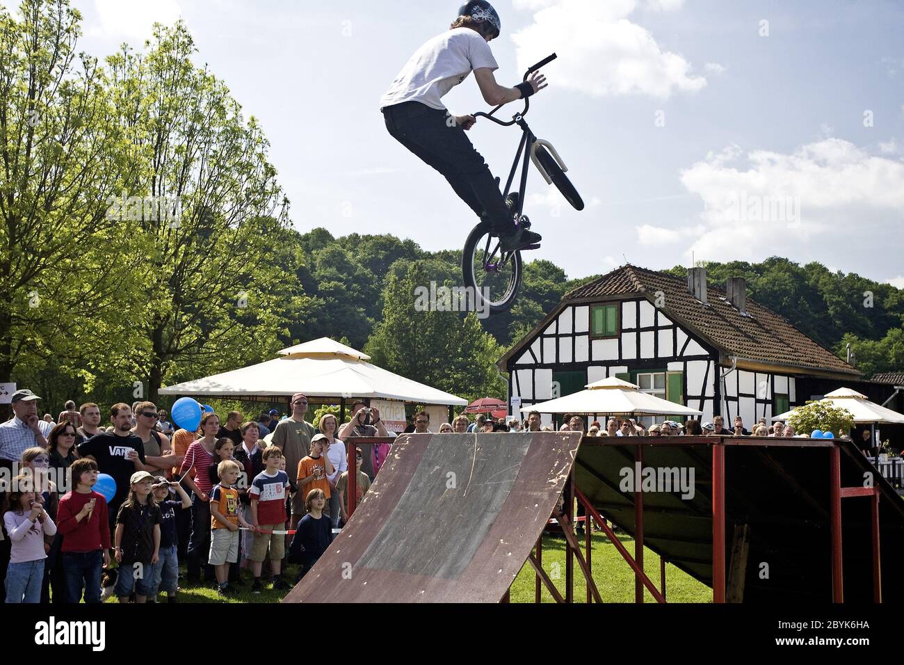 BMX acrobaties de vélo, Ruhr Valley bike event, Witten Banque D'Images