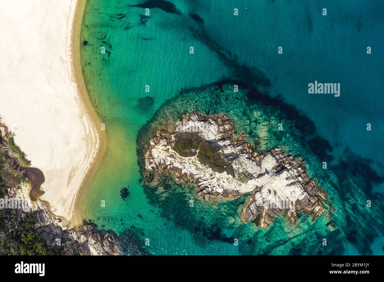 Vue aérienne de la plage de Kalamitsi sur la péninsule de Sithonia, dans le Chalkidiki, Grèce Banque D'Images