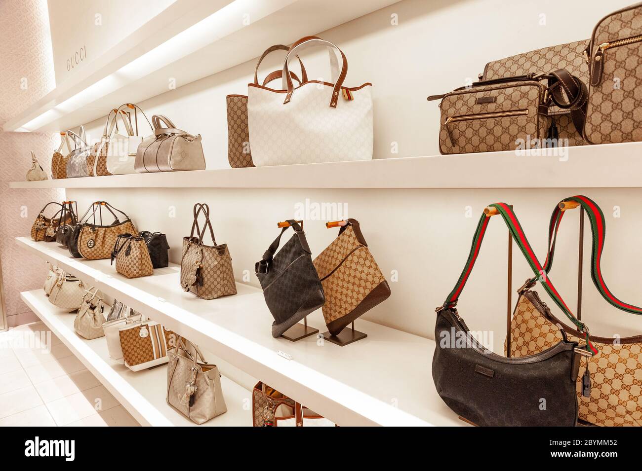 Gucci sacs à main, designer cher, dans le grand magasin Isesan, Tokyo, Japon Banque D'Images