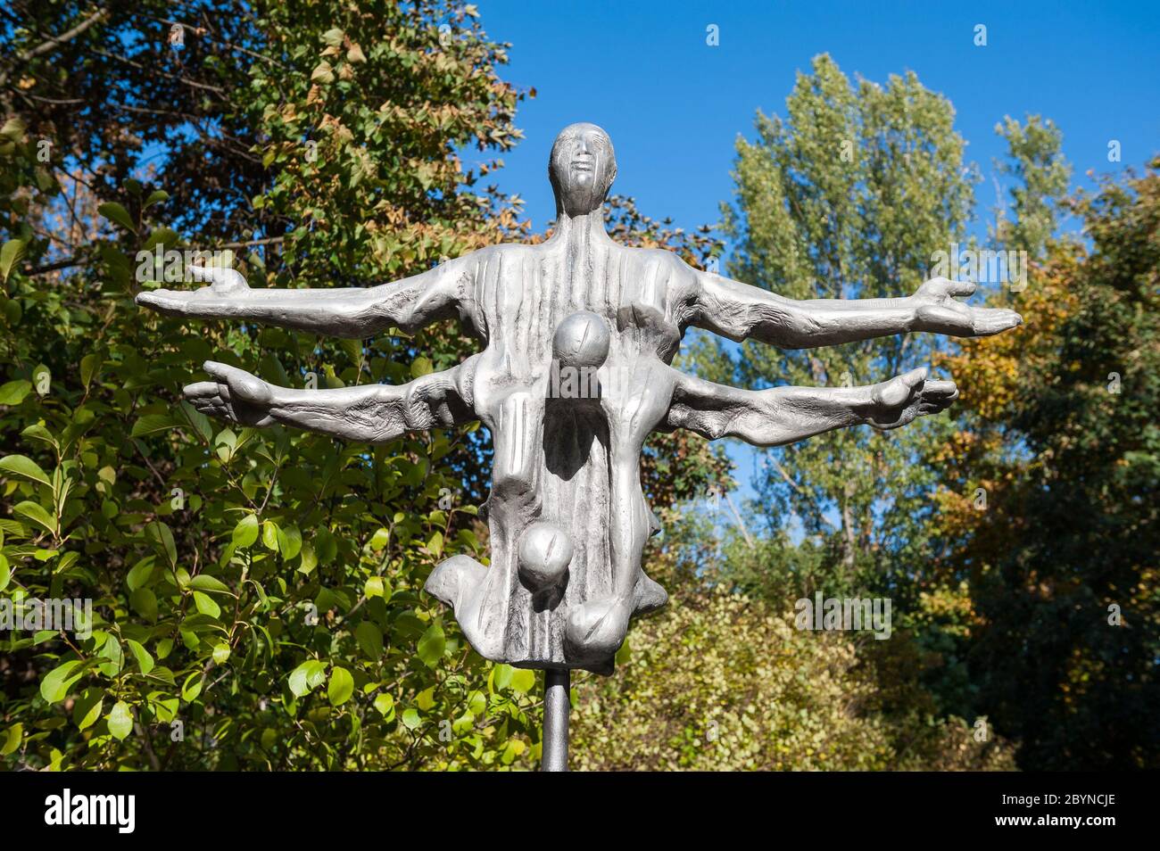 Sculpture dans un parc à côté du château de Radziejowice, Masovian Voivodeship, Pologne Banque D'Images